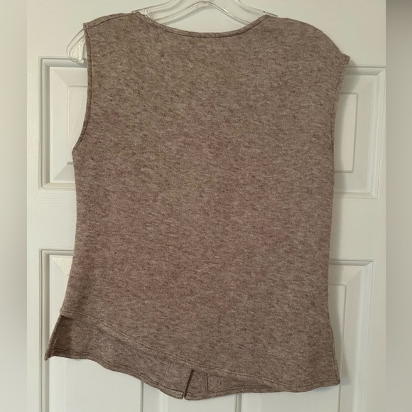 Asymmetrical cashmere-feel sleeveless button-back sweater - Picture 1 of 4